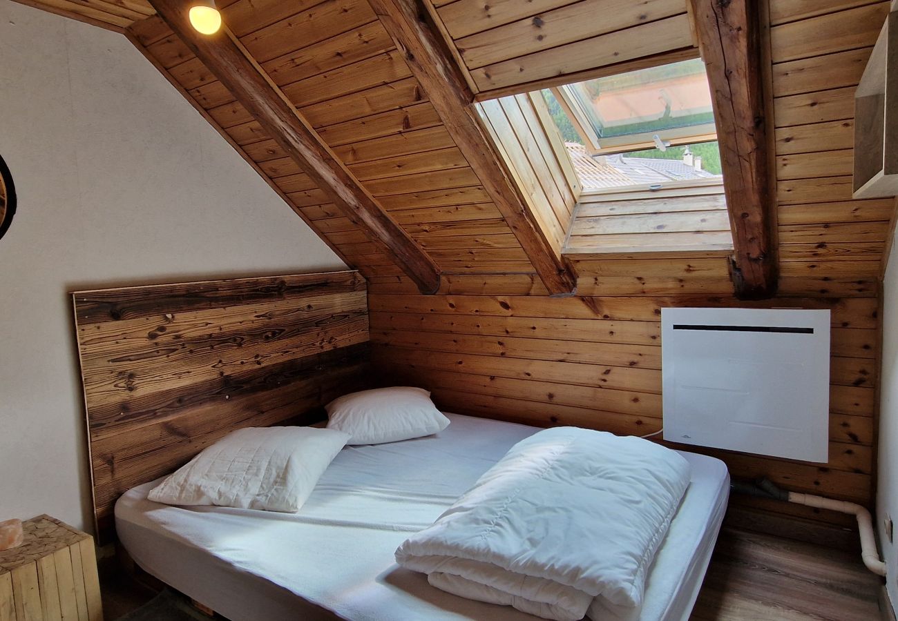 Appartement à Le Monêtier-les-Bains - Coquet T2 mezzanine en duplex au cachet montagne